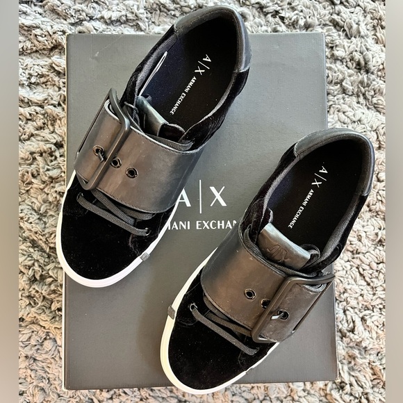 AX ARMANI EXCHANGE VELVET SNEAKERS SIZE 6 - Picture 3 of 3